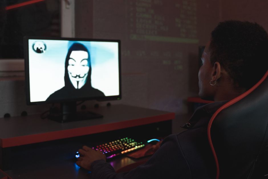 Hackers Bypass Microsoft 365 MFA to Hijack Finance Mailboxes